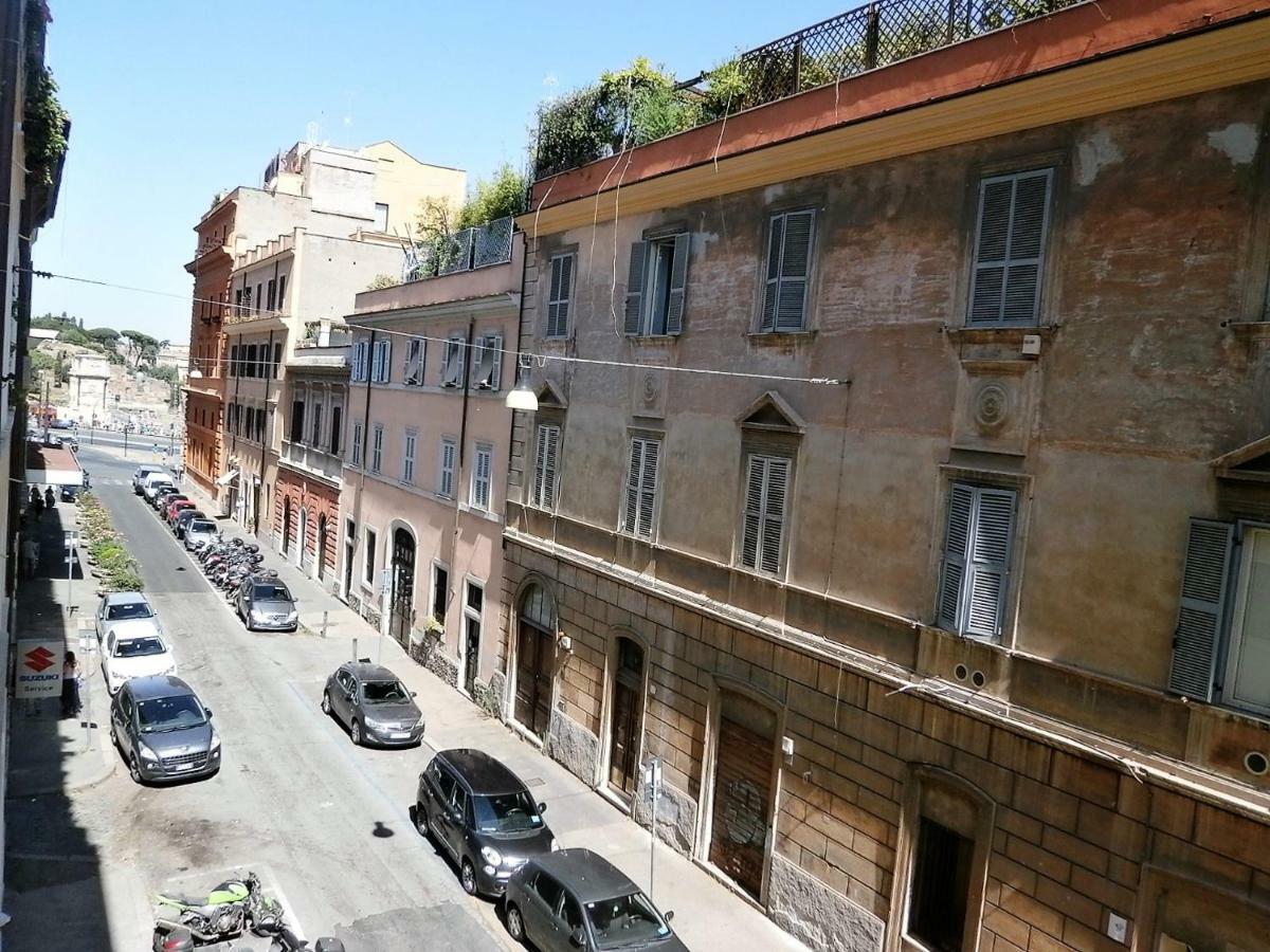 Via Capo D'africa 19 Appartement